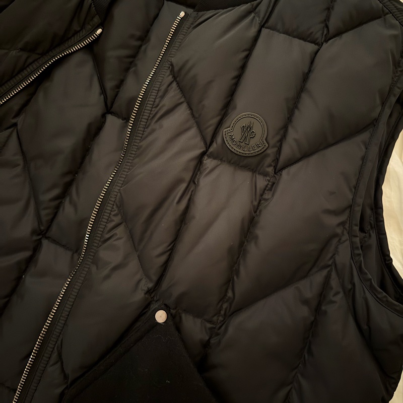 99成新｜MONCLER 90% 鵝絨填充 X 羊毛拼接口袋背心/ 黑-0