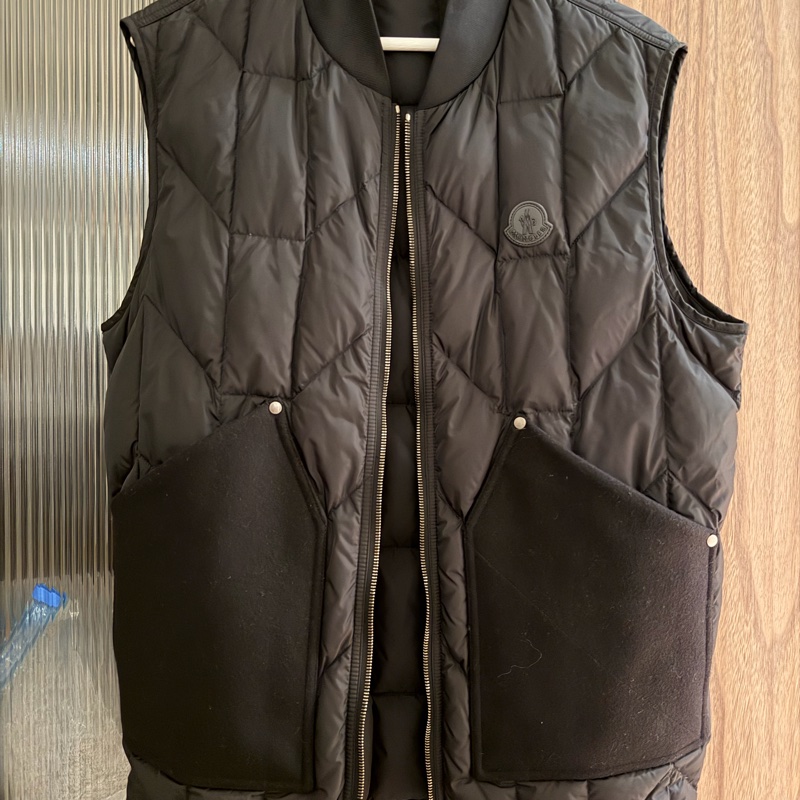 99成新｜MONCLER 90% 鵝絨填充 X 羊毛拼接口袋背心/ 黑-1