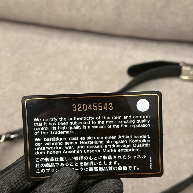 香奈兒黑銀羊皮櫃姐腰包-8