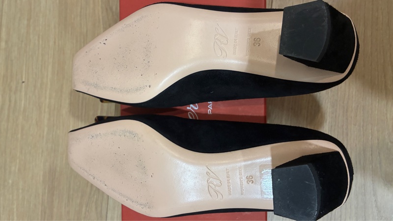 Roger Vivier pumps系列 黑色麂皮玳瑁扣跟鞋 36寸-10