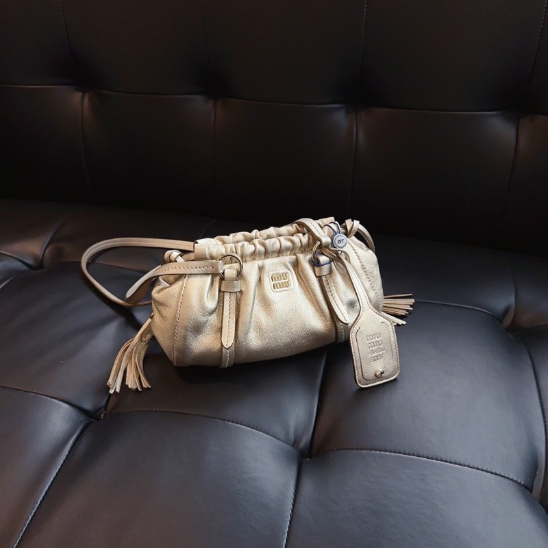 MiuMiu 芯片新款 香檳金 mini Joie雲朵包/餃子包 21*6.5*12.5  98新配件塵袋-6