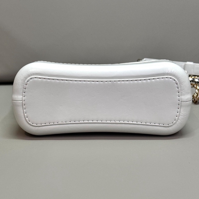 CHANEL白色小號流浪包 20*15*9 98新配件保卡塵袋-3