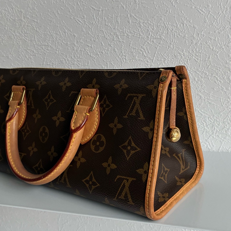 Lv 花紋橫式三角雙金球手提包👜-2