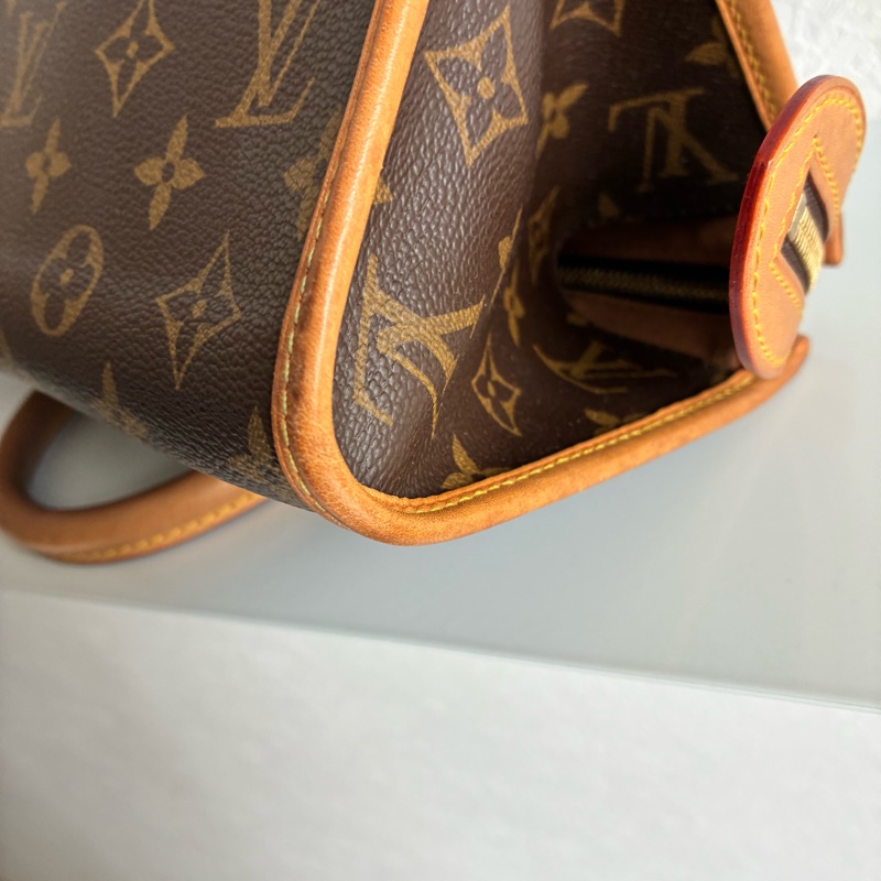 Lv 花紋橫式三角雙金球手提包👜-9