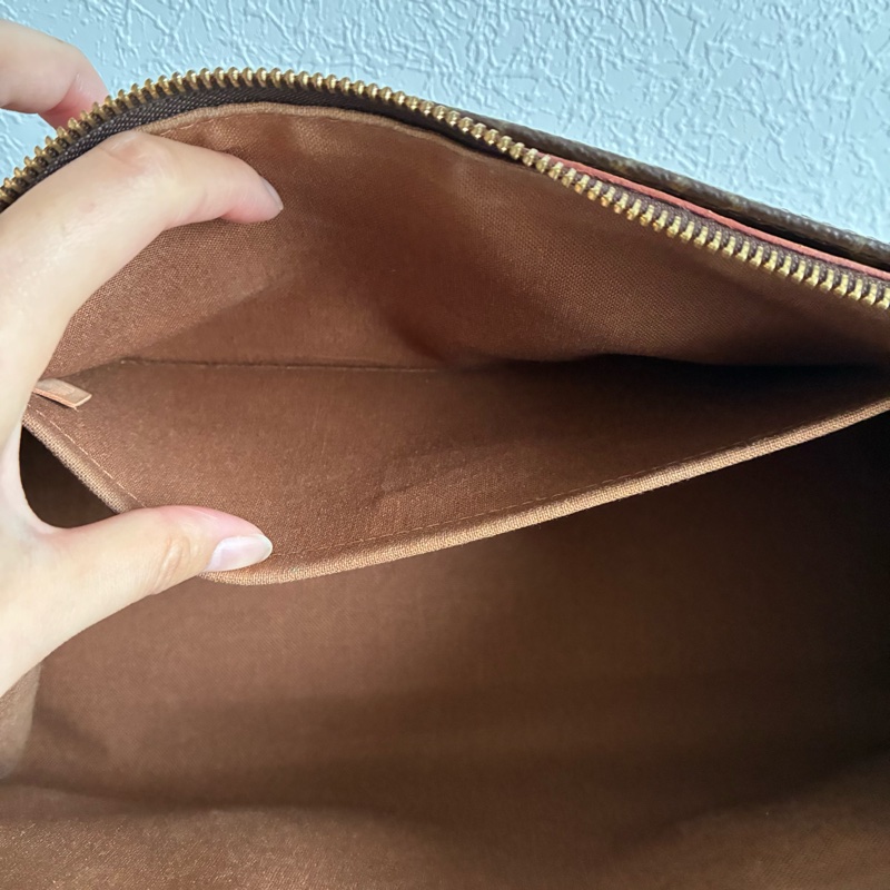 Lv 花紋橫式三角雙金球手提包👜-13