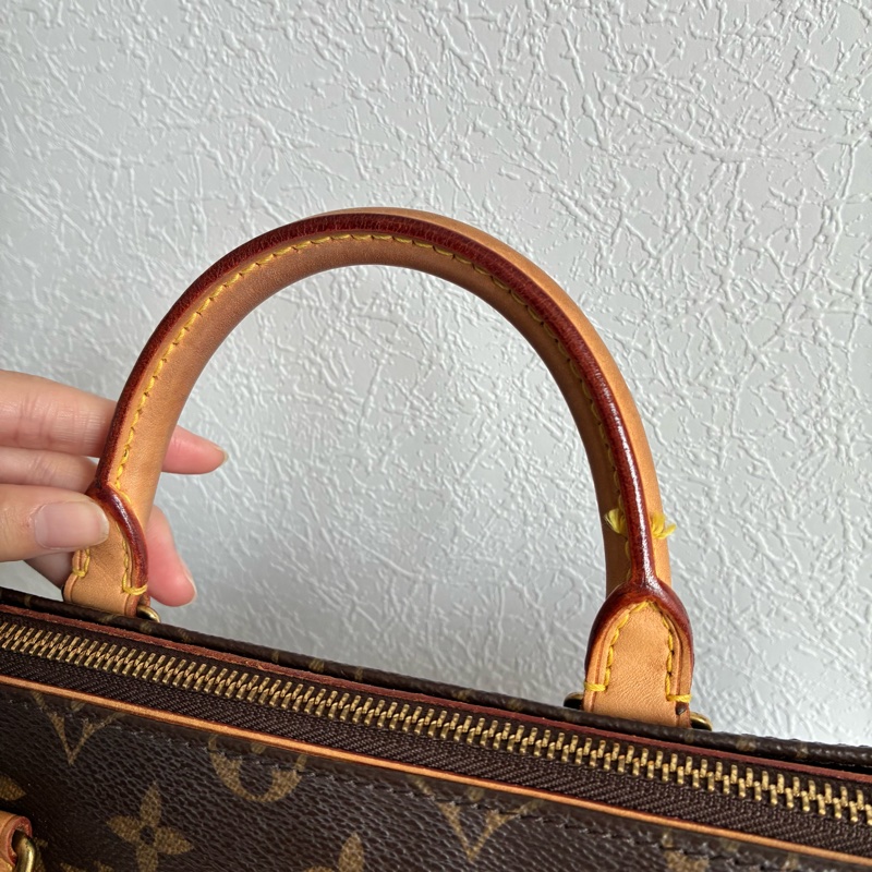 Lv 花紋橫式三角雙金球手提包👜-24