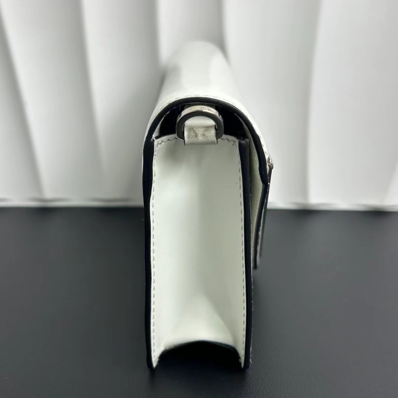 Prada 大三角標鏈條斜背包 芯片款9.5x17x35cm 98新鏈條塵袋-4