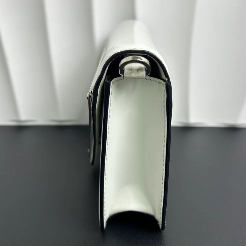 Prada 大三角標鏈條斜背包 芯片款9.5x17x35cm 98新鏈條塵袋-5