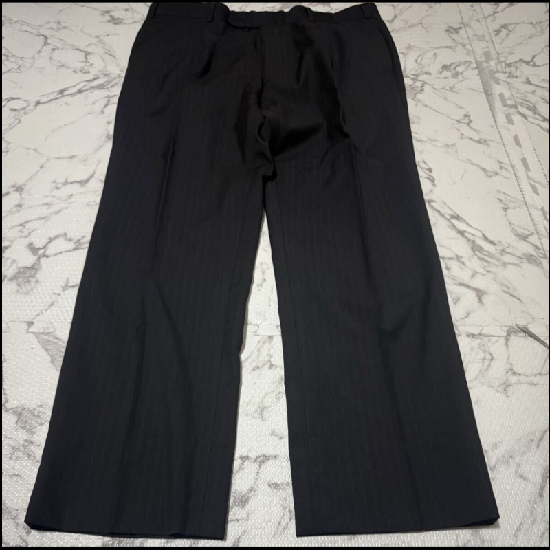 原價9萬8／L碼／Burberry 時尚男神成套西裝／100%羊毛-5