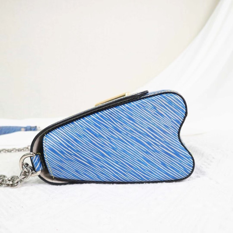 LV twist 牛仔藍 鏈條包23 x 17 x 9.5 98新塵袋鏡子-5