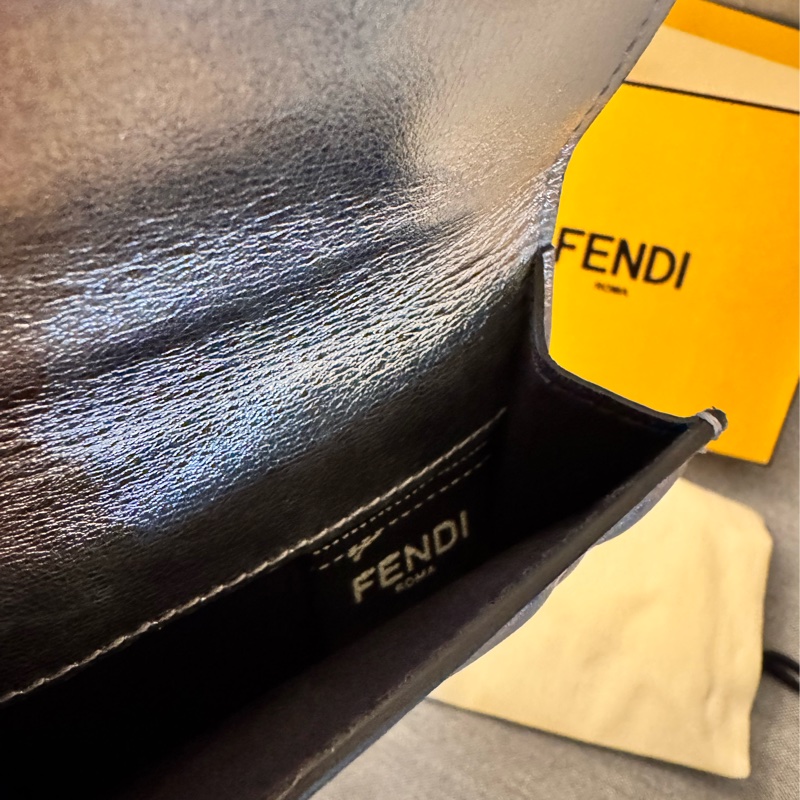 FENDI Micro Trifold Wallet銀色FF壓紋牛皮三折短夾-4