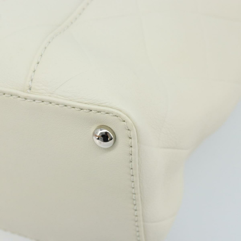 【日本直送】香奈兒白色銀色雙C標誌皮革手提包 Auth bs32771-7