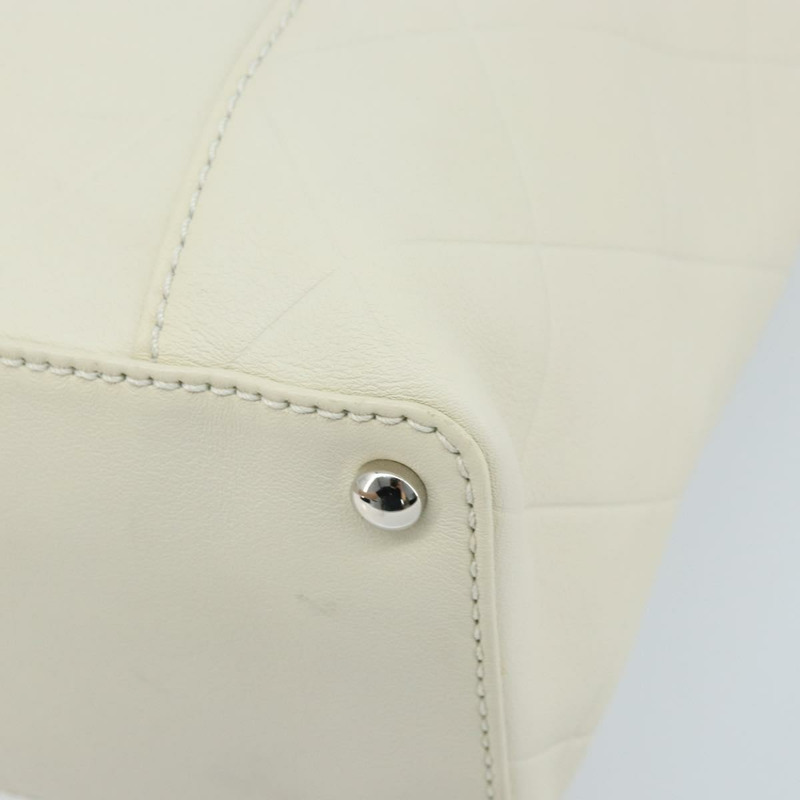 【日本直送】香奈兒白色銀色雙C標誌皮革手提包 Auth bs32771-15