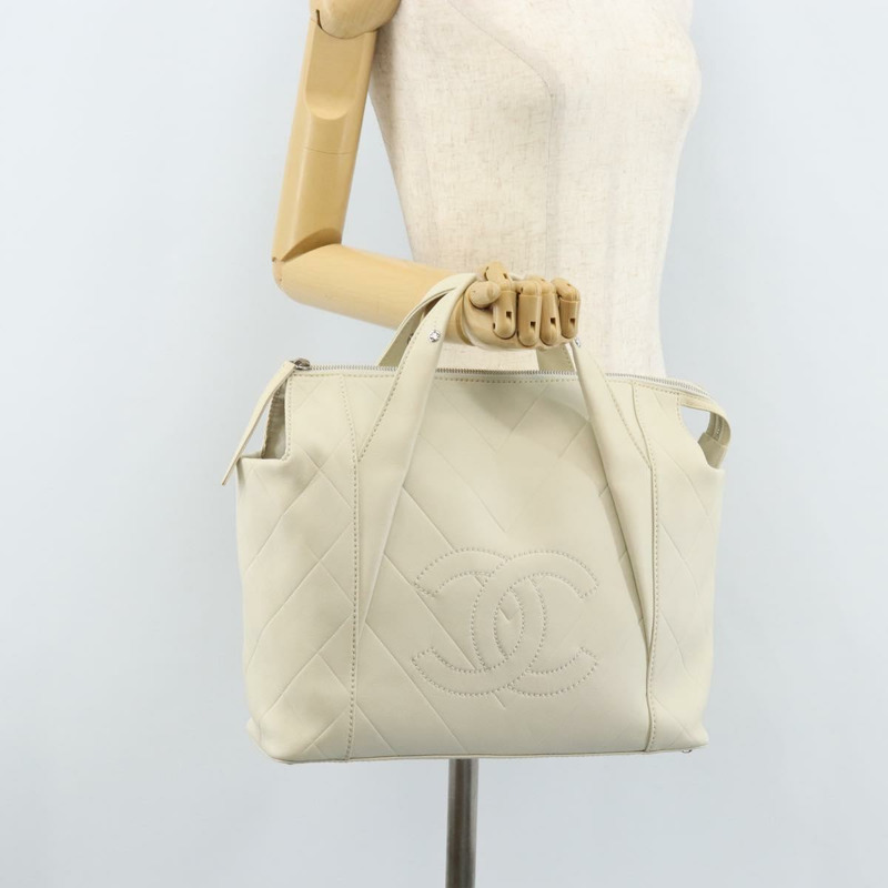 【日本直送】香奈兒白色銀色雙C標誌皮革手提包 Auth bs32771-24