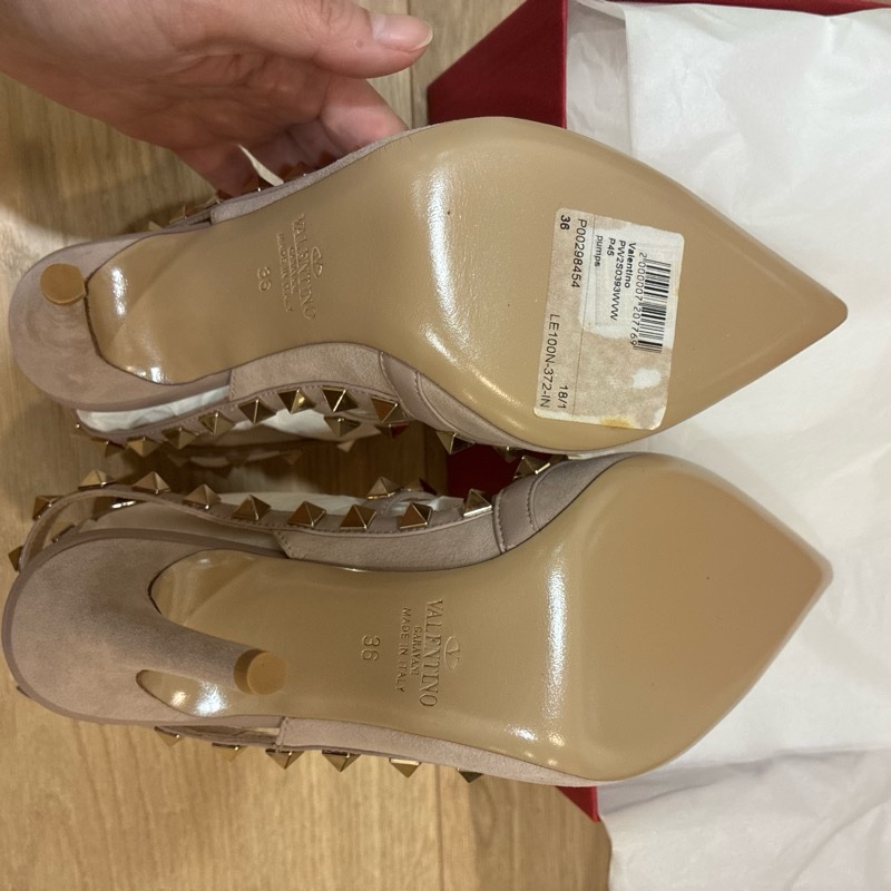 Valentino 裸色卯釘三環扣高跟鞋 36寸-8