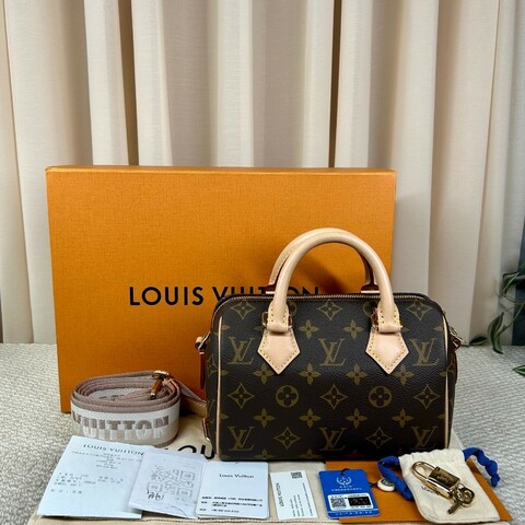 LV路易威登Speedy20老花枕頭包 經典老花配色 奶茶色肩帶 金色五金 手提單肩斜挎都可以 容量實用 日常百搭