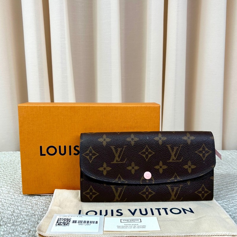 LV路易威登粉豆豆長款錢包 粉色內裡 有刻字 卡位充足 容量實用 日常百搭-0