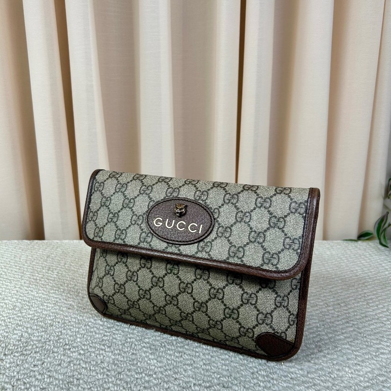 古馳Gucci老花虎頭腰包 經典老花配色 虎頭logo 特別有辨識度 肩帶紅綠配色 細節做工精緻 容量實用 日常出門很方便-3