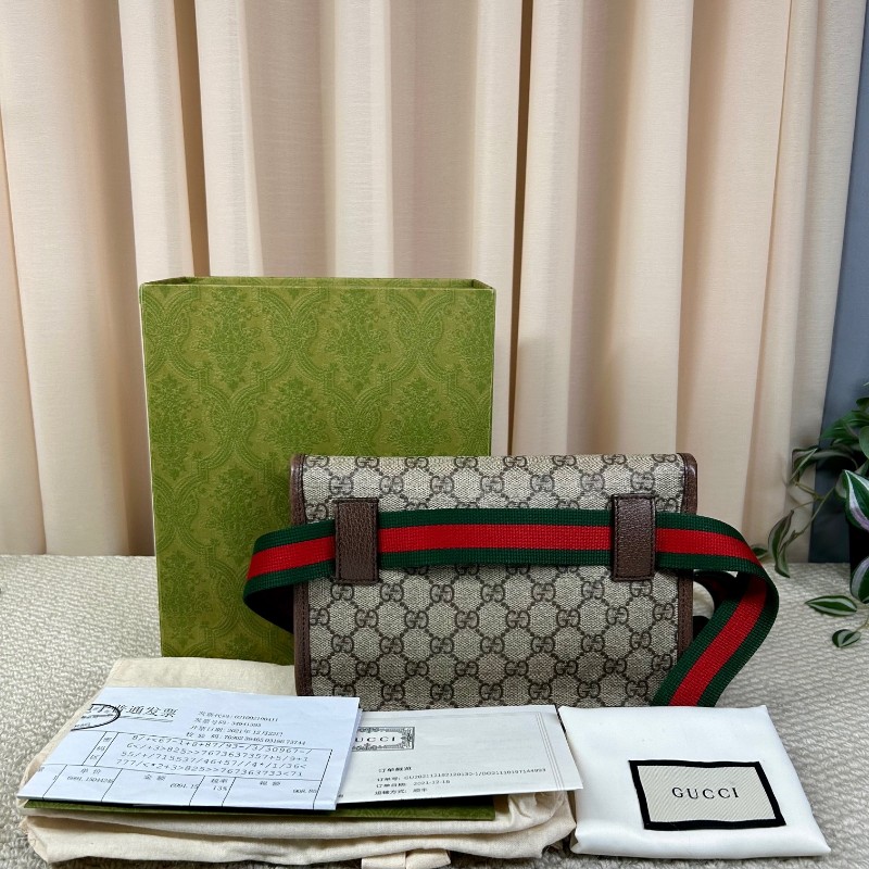 古馳Gucci老花虎頭腰包 經典老花配色 虎頭logo 特別有辨識度 肩帶紅綠配色 細節做工精緻 容量實用 日常出門很方便-6