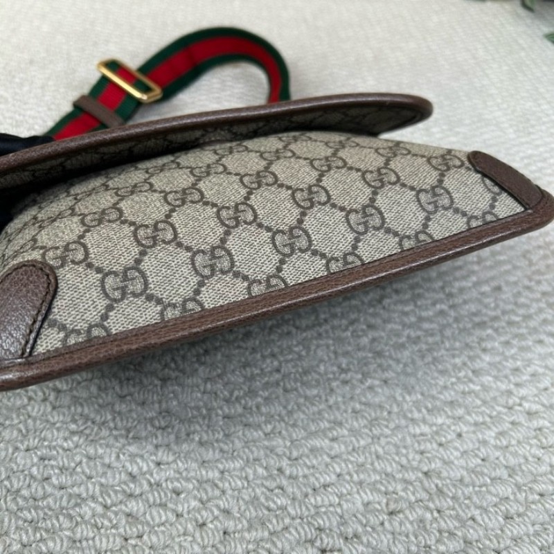 古馳Gucci老花虎頭腰包 經典老花配色 虎頭logo 特別有辨識度 肩帶紅綠配色 細節做工精緻 容量實用 日常出門很方便-10