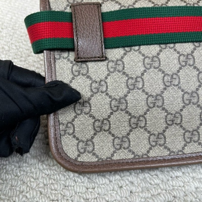 古馳Gucci老花虎頭腰包 經典老花配色 虎頭logo 特別有辨識度 肩帶紅綠配色 細節做工精緻 容量實用 日常出門很方便-12