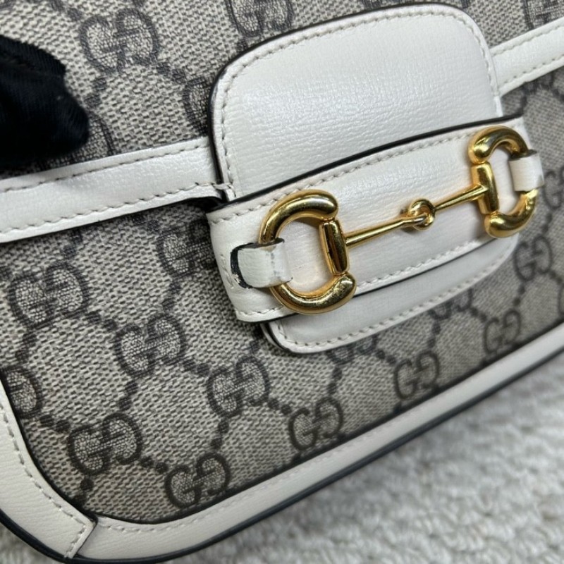 Gucci古馳1955白色老花馬銜扣馬鞍包 雙肩帶 可單肩可斜挎 上身超好看 經典復古又精緻 超級無敵百搭耐看 萬年經典不過時款-15