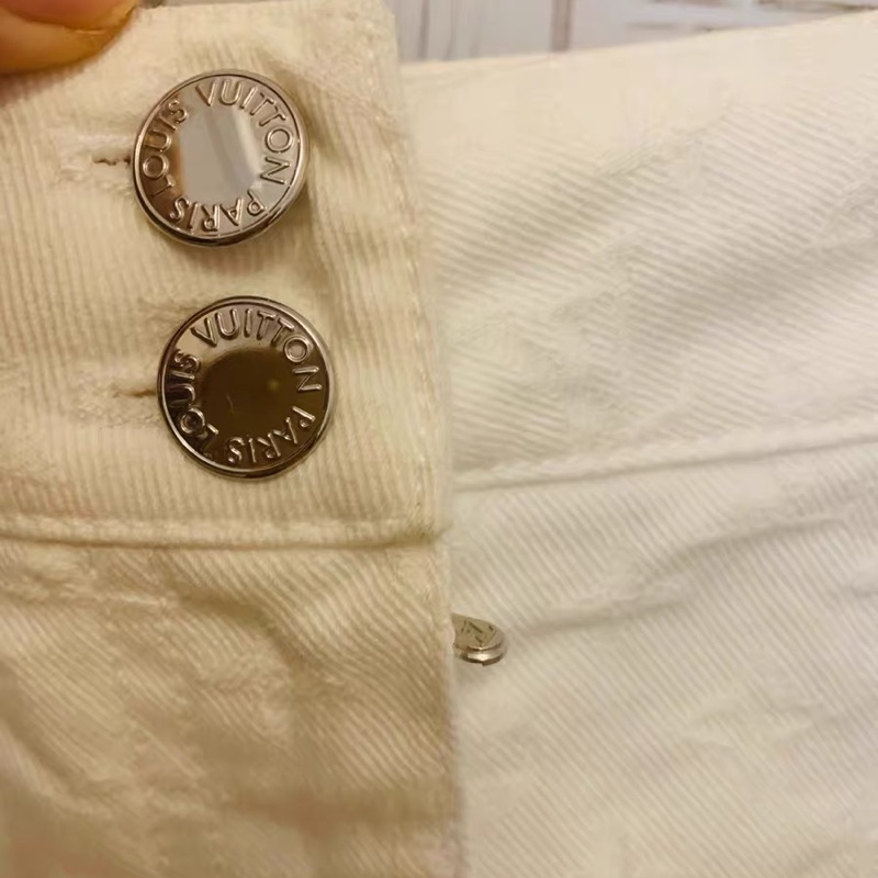 Lv老花白色短裙34碼-2