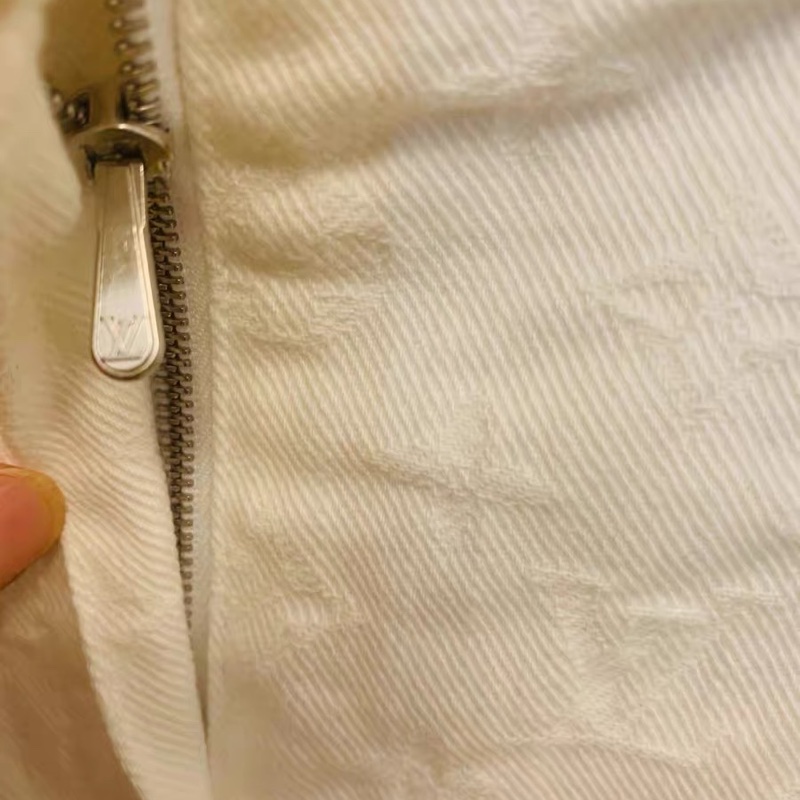 Lv老花白色短裙34碼-3