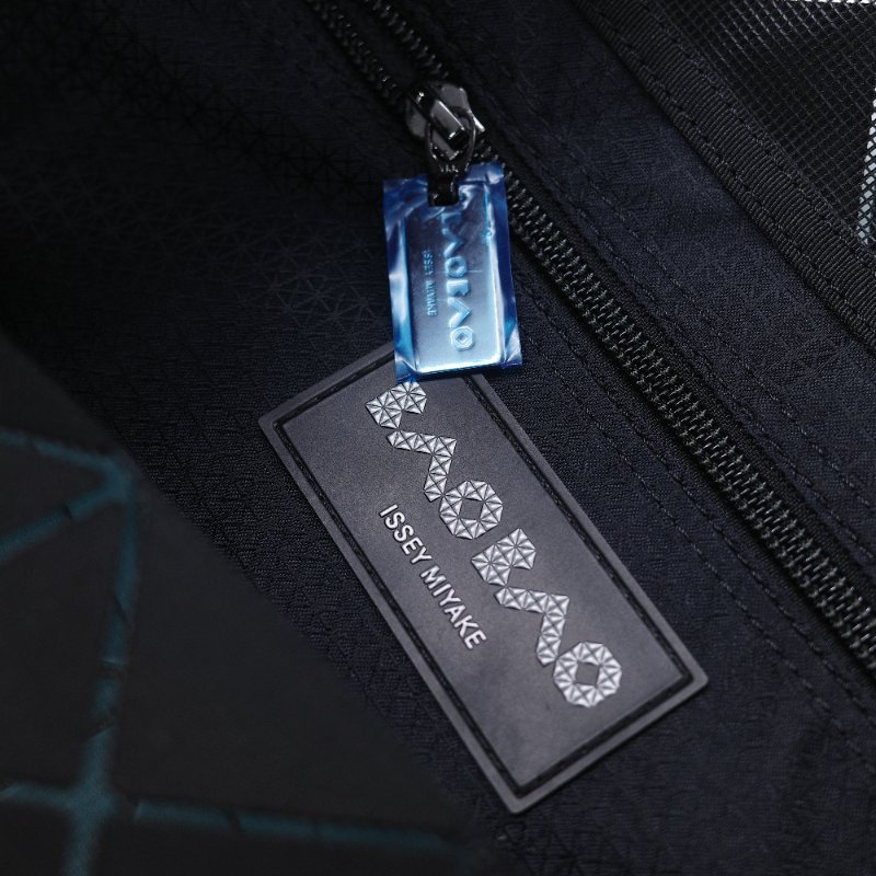 Issey Miyake 三宅一生 Bao Bao Lucent 經典幾何 6x6 綠色 PVC 托特包-11