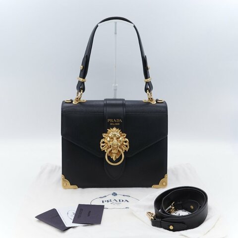 Prada 普拉達 Cahier 獅頭裝飾 復古黑 Saffiano 牛皮 肩背包 側背包