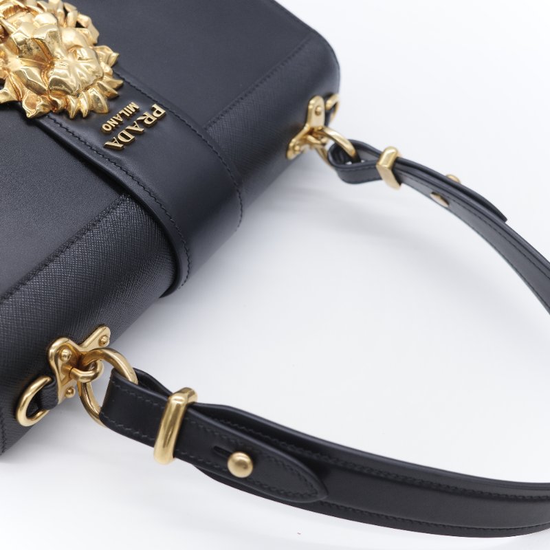 Prada 普拉達 Cahier 獅頭裝飾 復古黑 Saffiano 牛皮 肩背包 側背包-21