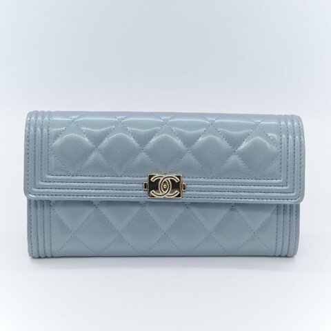 Chanel 香奈兒 Boy 淺藍紫色珍珠光澤 羊皮 長版翻蓋皮夾