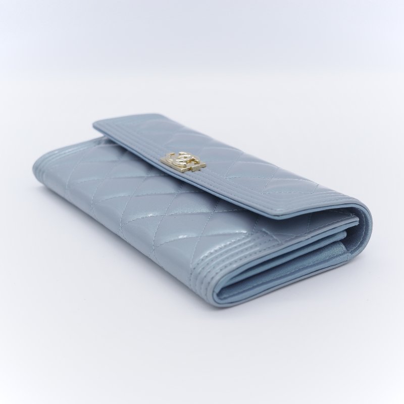 Chanel 香奈兒 Boy 淺藍紫色珍珠光澤 羊皮 長版翻蓋皮夾-3