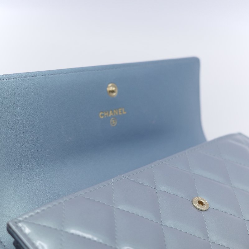 Chanel 香奈兒 Boy 淺藍紫色珍珠光澤 羊皮 長版翻蓋皮夾-6
