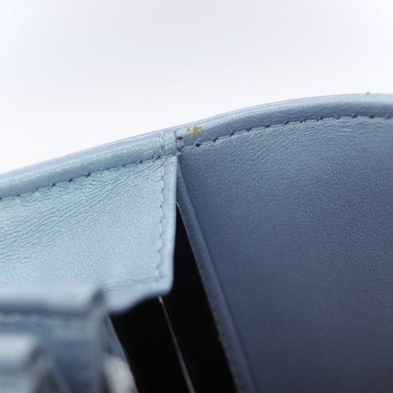 Chanel 香奈兒 Boy 淺藍紫色珍珠光澤 羊皮 長版翻蓋皮夾-18