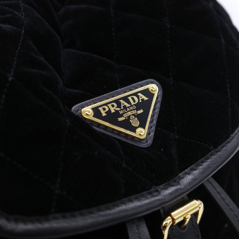 Prada 普拉達 Corsaire 黑色 天鵝絨 金屬環裝飾 後背包 雙肩包-7