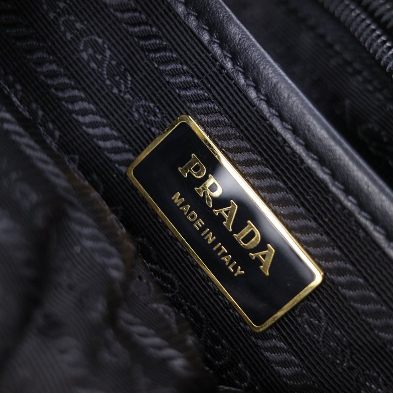 Prada 普拉達 Corsaire 黑色 天鵝絨 金屬環裝飾 後背包 雙肩包-31