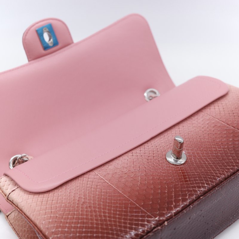 Chanel 香奈兒 經典翻蓋 粉紅漸層 蟒蛇皮 翻蓋包 肩背包-16