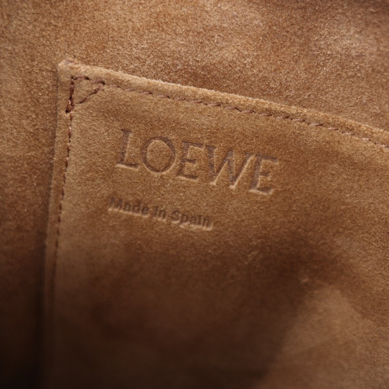 Loewe 羅威 Small Missy Stars 黑色星星 牛皮 壓紋小型手拿斜背兩用包-16