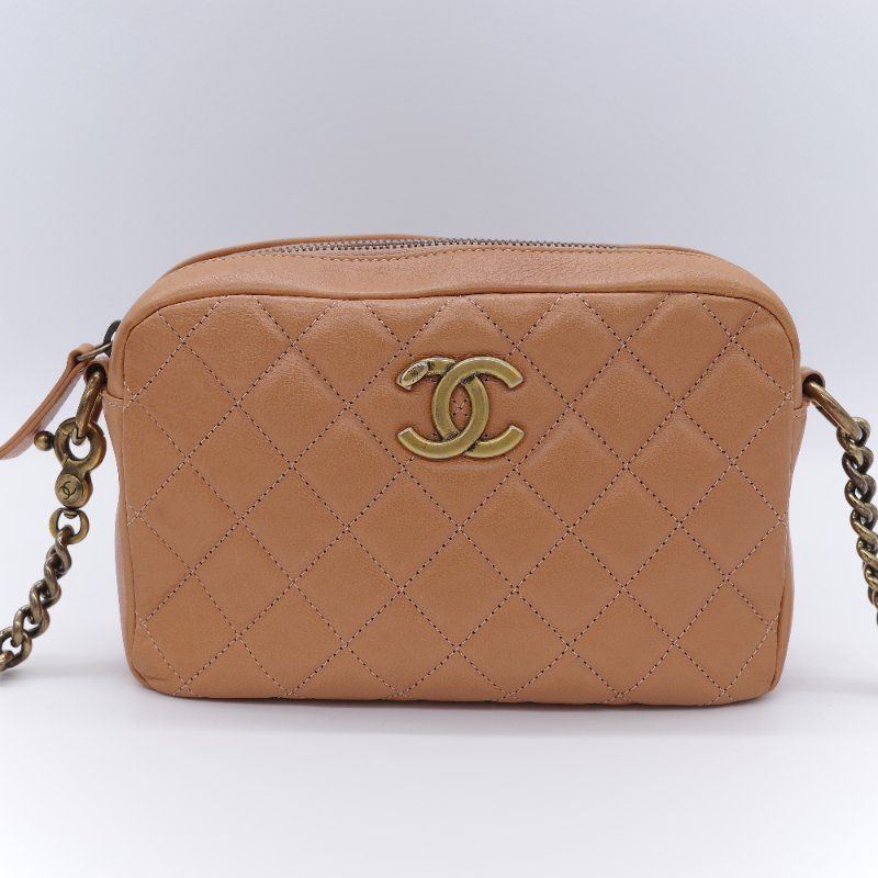 Chanel香奈兒 CC Logo 做舊五金 黃銅色 牛皮 鏈條 相機包-2