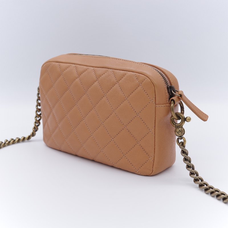 Chanel香奈兒 CC Logo 做舊五金 黃銅色 牛皮 鏈條 相機包-8