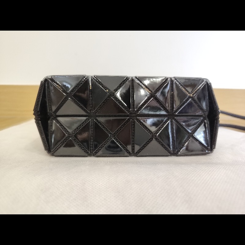 ISSEY MIYAKE 三宅一生 BAOBAO WRING 黑色亮面調節背帶 水桶包肩背包斜背包手提包 全新-8