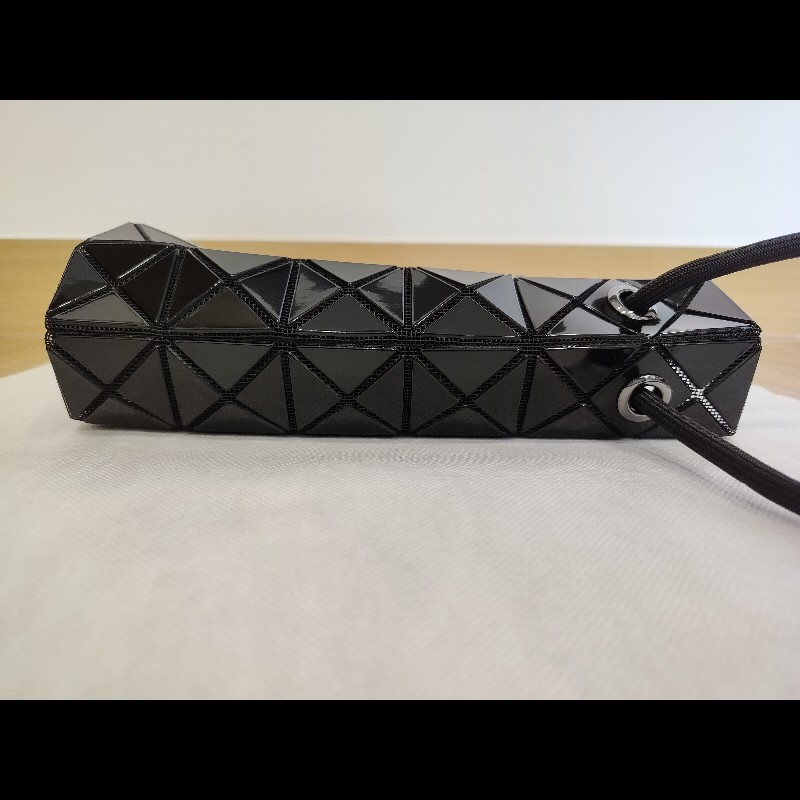 ISSEY MIYAKE 三宅一生 BAOBAO WRING 黑色亮面調節背帶 水桶包肩背包斜背包手提包 全新-9