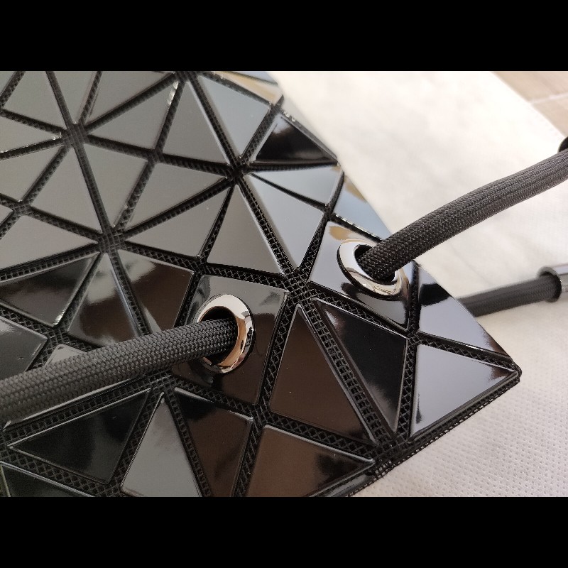 ISSEY MIYAKE 三宅一生 BAOBAO WRING 黑色亮面調節背帶 水桶包肩背包斜背包手提包 全新-16