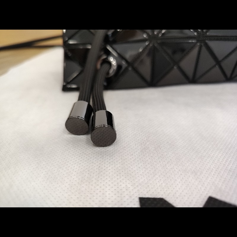 ISSEY MIYAKE 三宅一生 BAOBAO WRING 黑色亮面調節背帶 水桶包肩背包斜背包手提包 全新-18