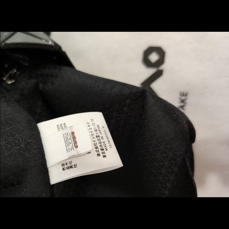 ISSEY MIYAKE 三宅一生 BAOBAO WRING 黑色亮面調節背帶 水桶包肩背包斜背包手提包 全新-25