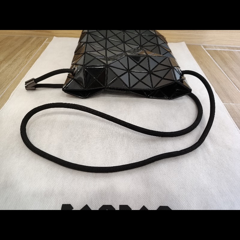 ISSEY MIYAKE 三宅一生 BAOBAO WRING 黑色亮面調節背帶 水桶包肩背包斜背包手提包 全新-22