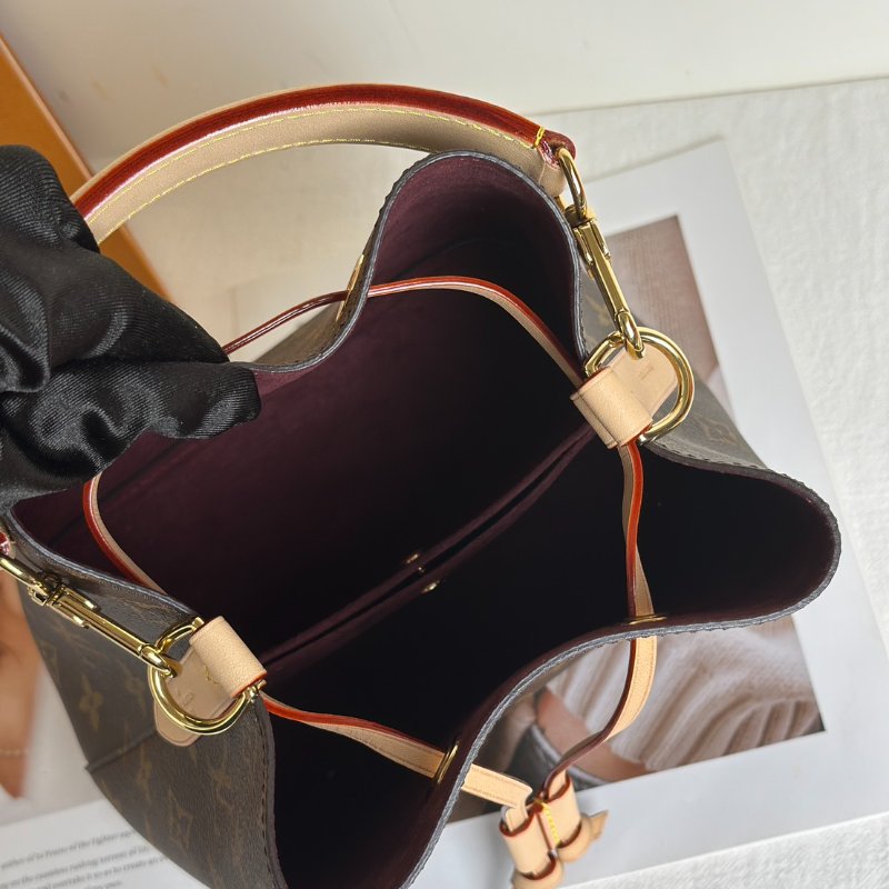 LOUIS VUITTON Neonoe BB 水桶包-6