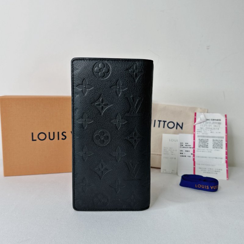 LV Brazza小牛皮壓紋對開長夾-1