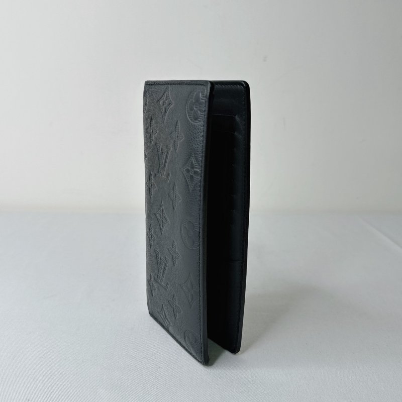 LV Brazza小牛皮壓紋對開長夾-4